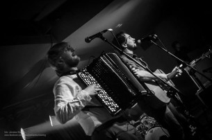 Koncert Teddy Jr (duo) - holenderski songwriter w Obornikach Śląskich - 26 listopada- Salonik Czterech Muz - 26-11-2015