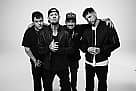 Good Charlotte zapraszają do swojego Motel Du Cap. Zobacz teledysk do singla Stepper